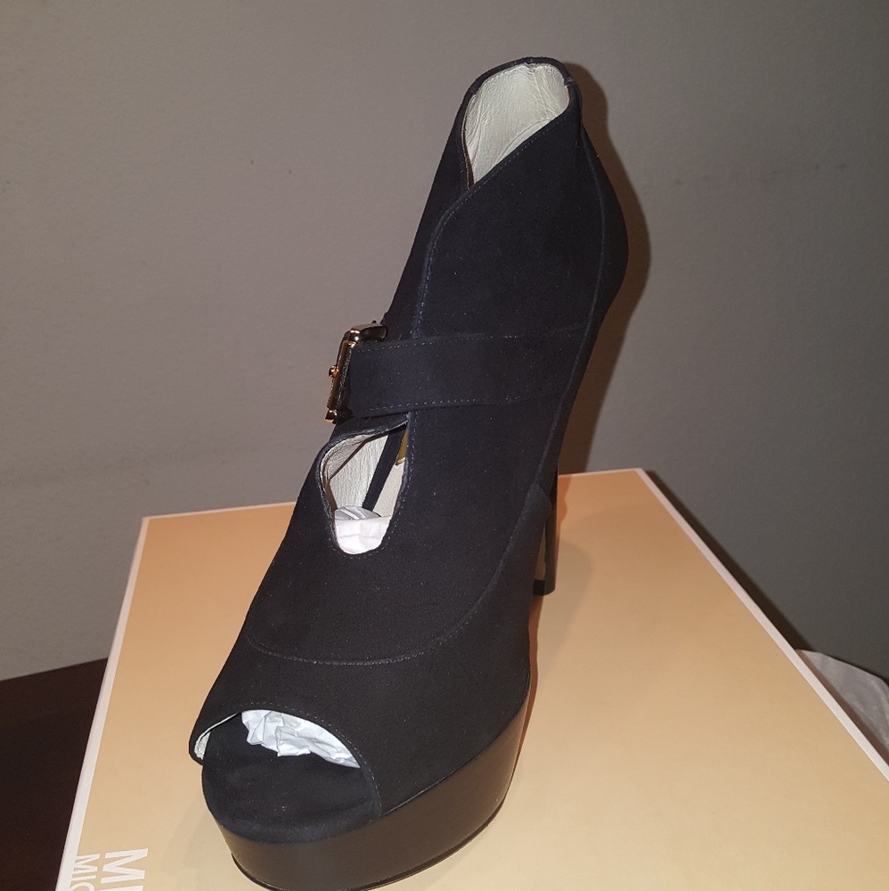 Micheal Kors Bootie